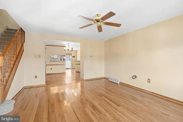 $350,000 | 3958 Rowena Drive, Philadelphia, PA 19114