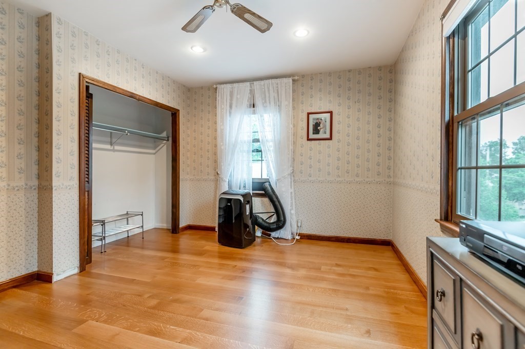 200 Waverly Road North Andover, MA 01845 - Photo 19 of 28 Gallery Image 19