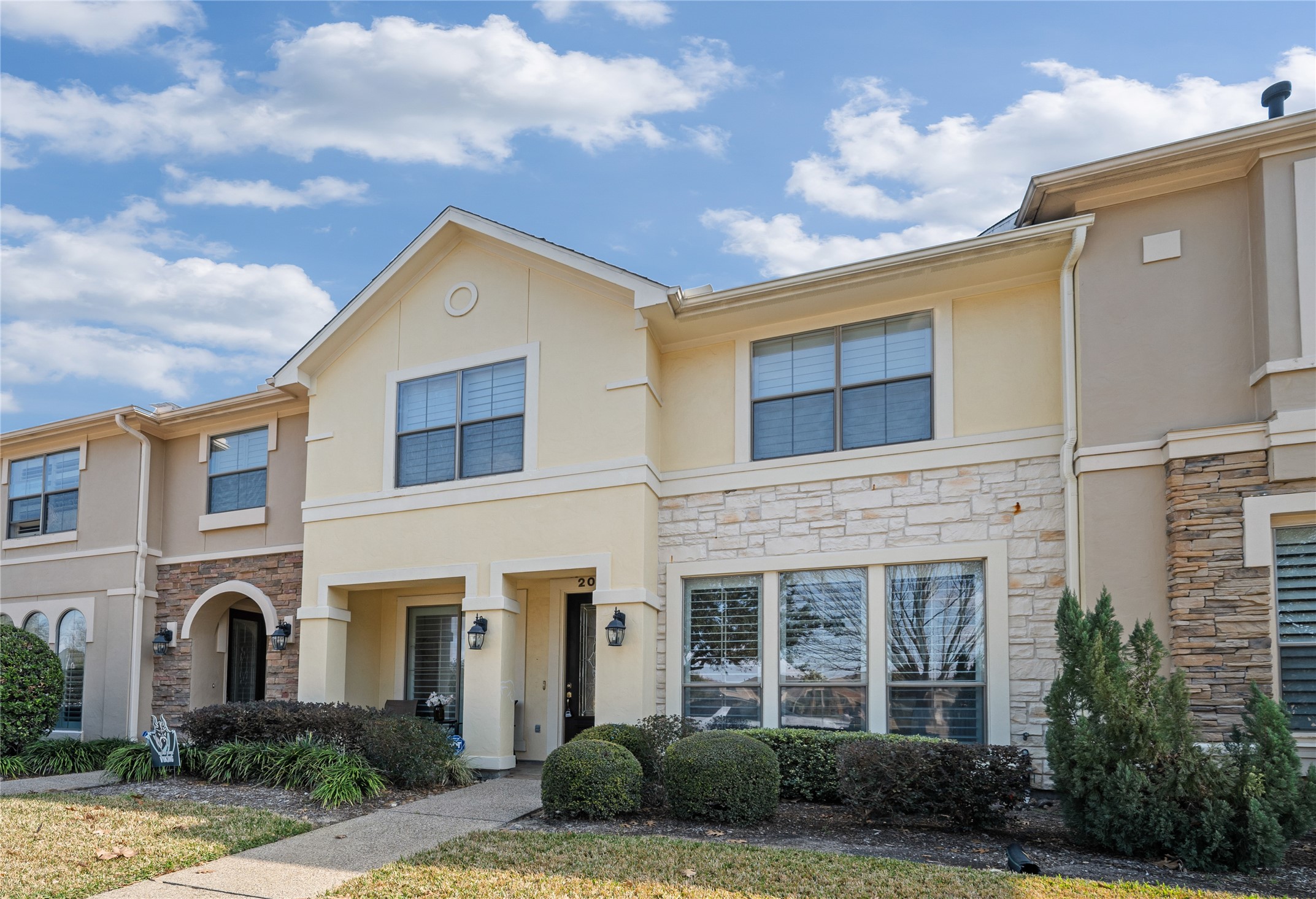 2011 Spring Cedar Lane Houston, TX 77077 - Photo 6 of 44