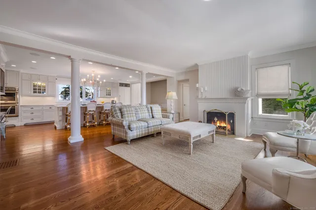 a view of a house with a small yard and plants