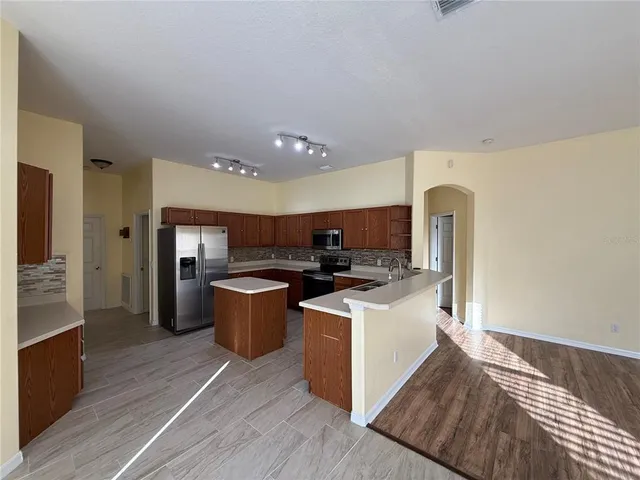 $2,600 | 12032 Timberhill Drive, Riverview, FL 33569