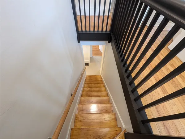 $2,145 | 112 King Street, Unit A, Northampton, MA 01060