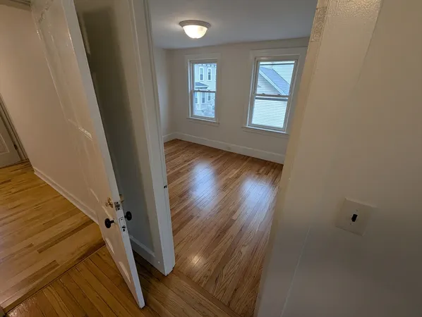 $2,145 | 112 King Street, Unit A, Northampton, MA 01060