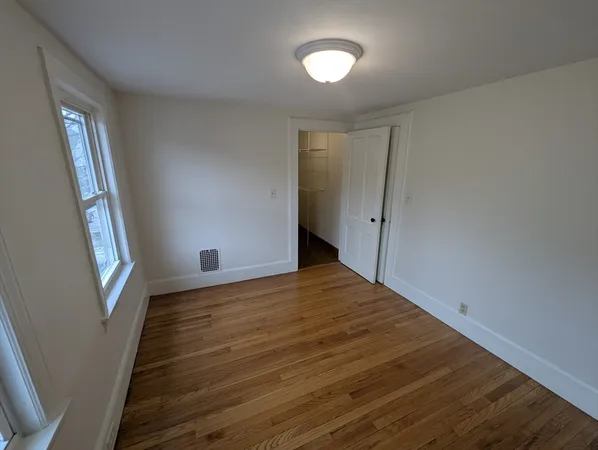 $2,145 | 112 King Street, Unit A, Northampton, MA 01060
