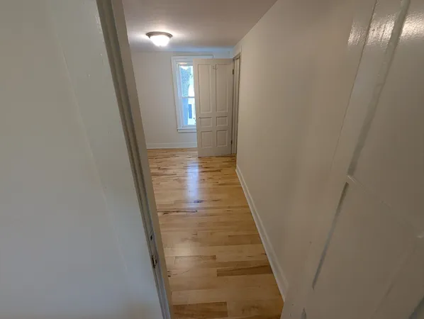 $2,145 | 112 King Street, Unit A, Northampton, MA 01060