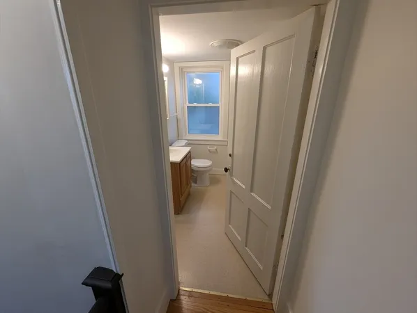 $2,145 | 112 King Street, Unit A, Northampton, MA 01060