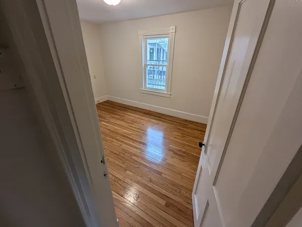 $2,145 | 112 King Street, Unit A, Northampton, MA 01060