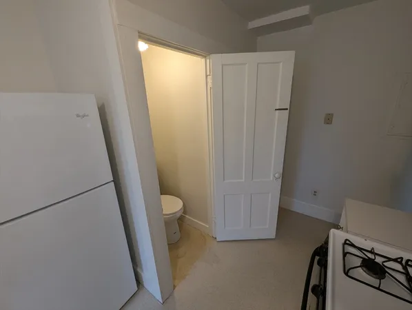 $2,145 | 112 King Street, Unit A, Northampton, MA 01060