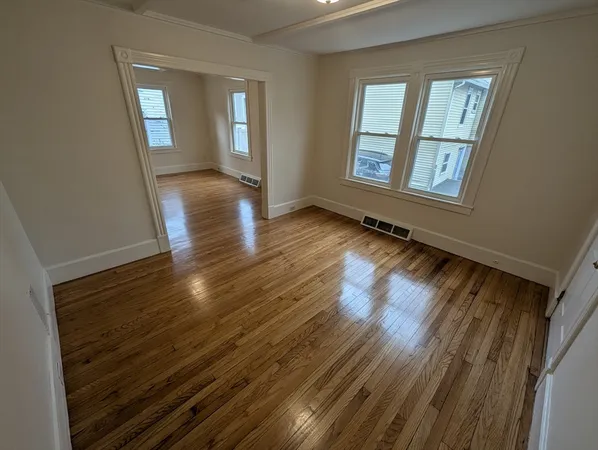 $2,145 | 112 King Street, Unit A, Northampton, MA 01060