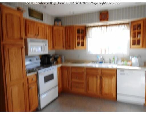 18 Melrose Lane Ripley, WV 25271 - Photo 6 of 16 Kitchen.