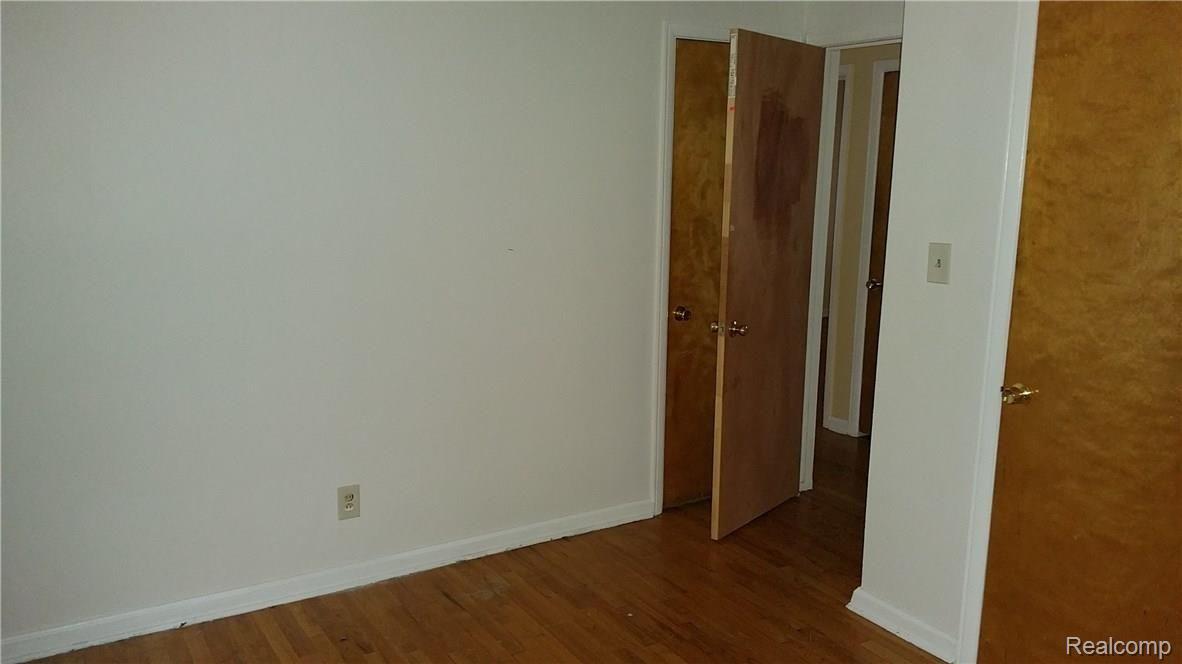 17582 Edinborough Road Detroit, MI 48219 - Photo 5 of 8 20160118_161518.jpg