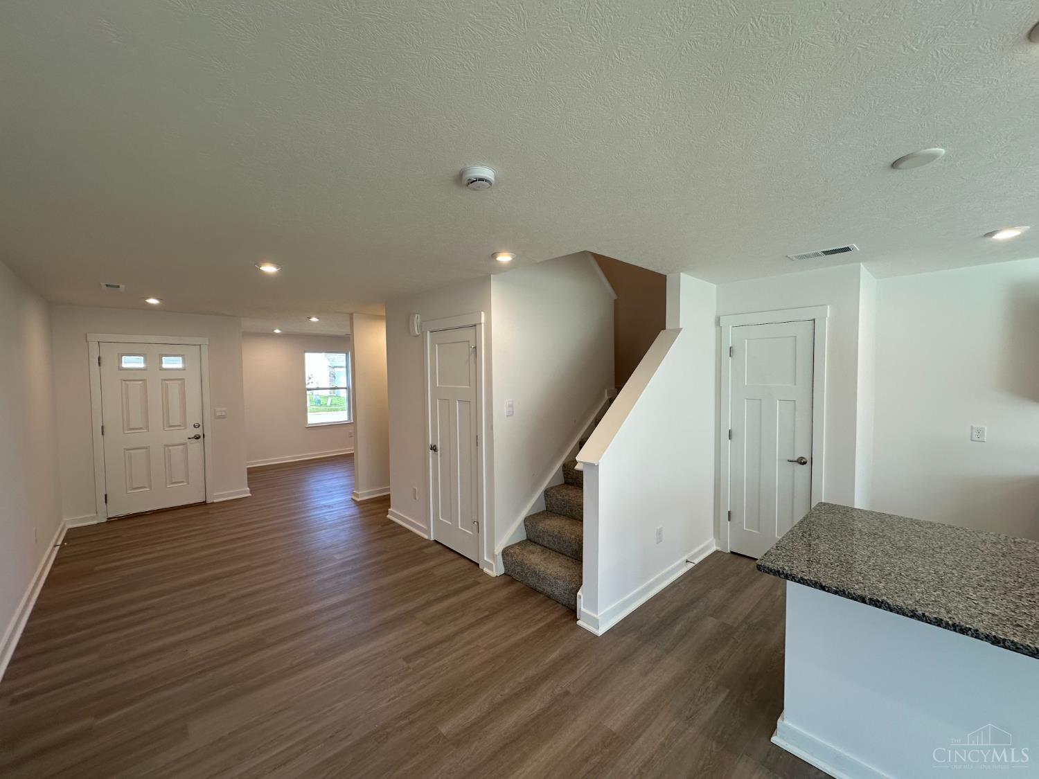 2787 Rylan Drive Cincinnati, OH 45251 - Photo 8 of 31 Gallery Image 8
