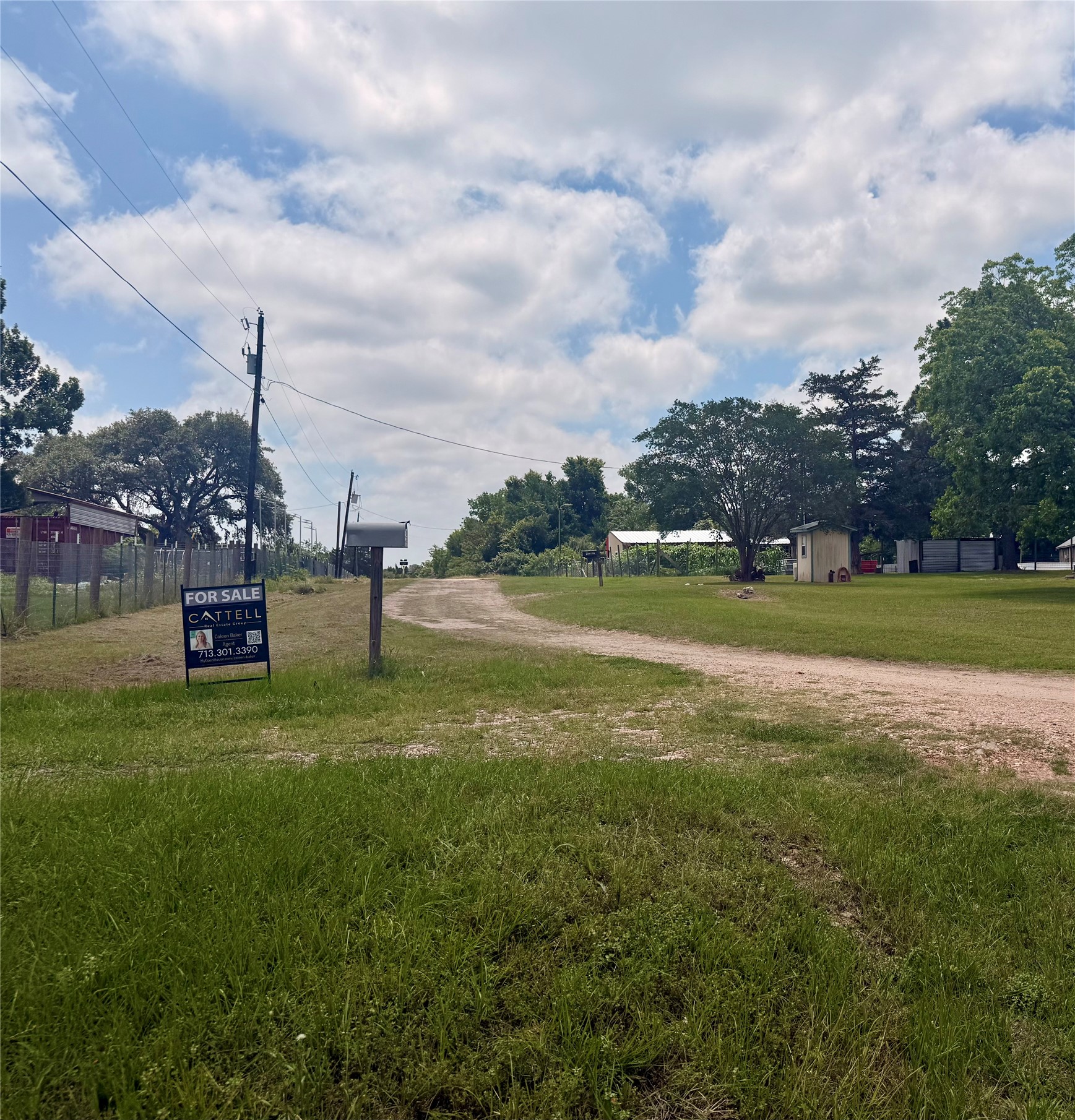1940 Smoky Road Brenham, TX 77833 - Photo 9 of 14 a view of a golf course with a garden