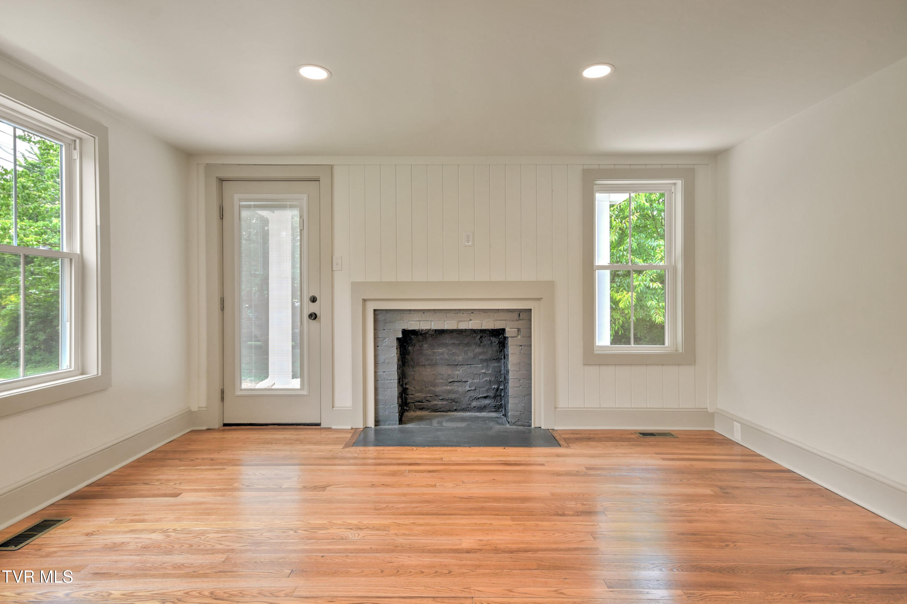 268 Cherokee Road Bristol, VA 24201 - Photo 5 of 43 2678 Cherokee DB-8