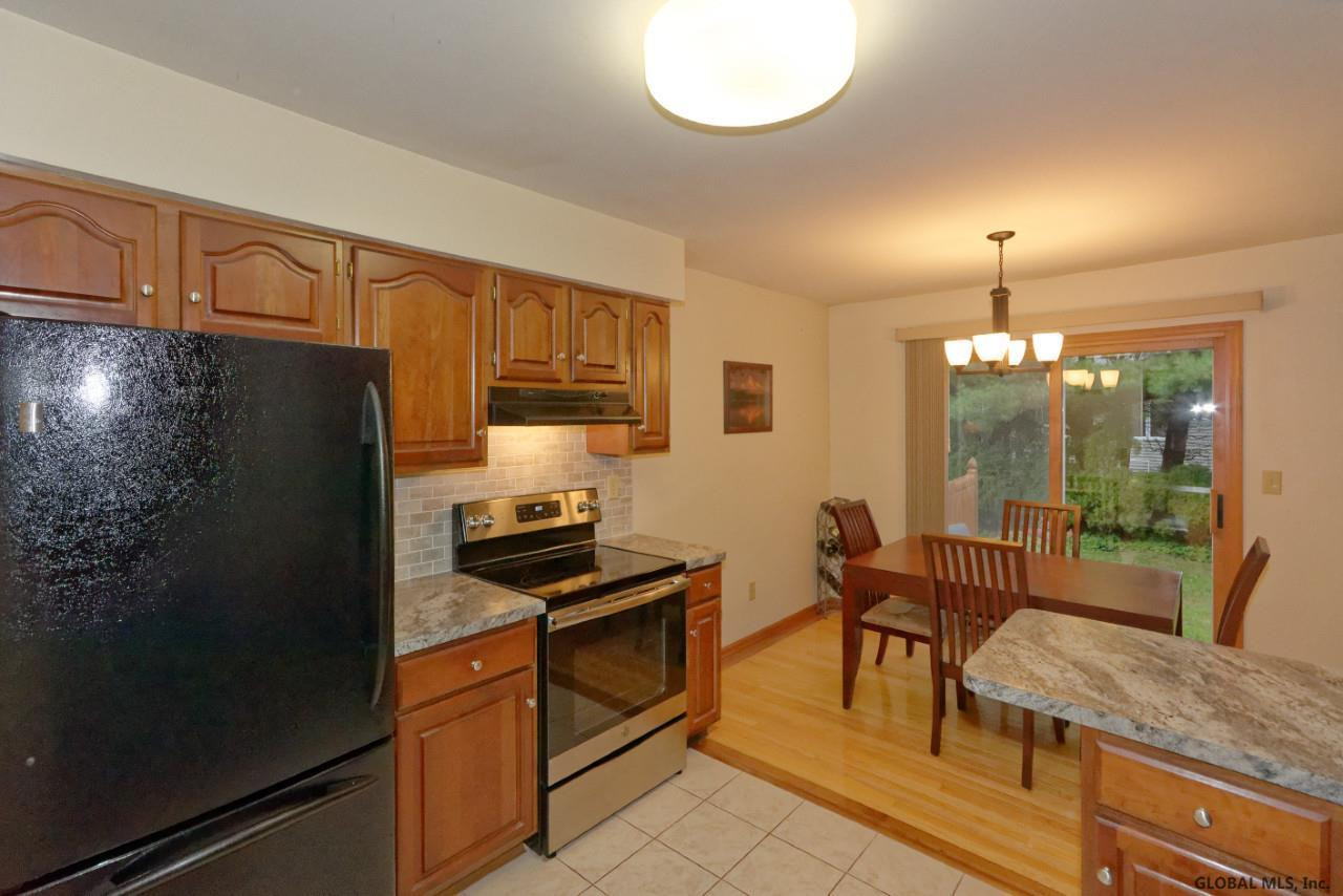 2037 Rosedale Way Guilderland, NY 12303 - Photo 12 of 29 Photo 13
