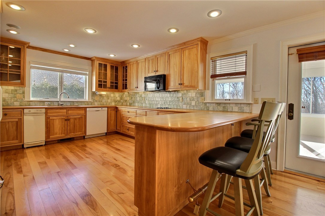 45 Happy Valley Road Westerly, RI 02891 - Photo 3 of 39
