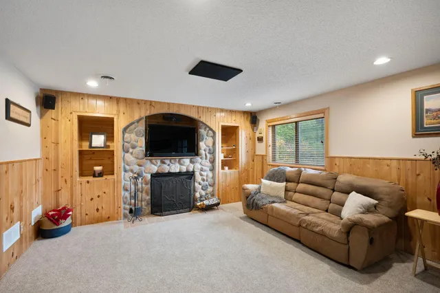 $425,000 | 13342 290th Avenue Northwest, Zimmerman, MN 55398
