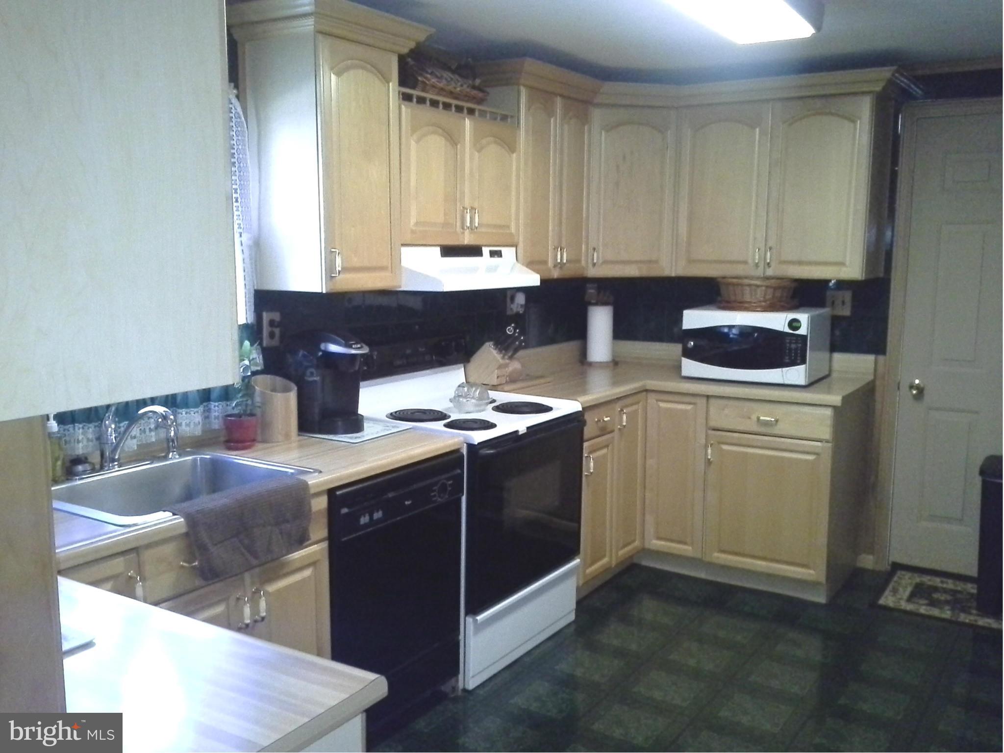 8031 Shore Road Baltimore, MD 21219 - Photo 11 of 30 Kitchen
