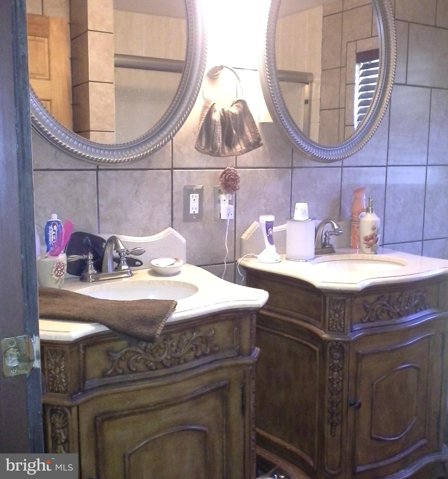 8031 Shore Road Baltimore, MD 21219 - Photo 14 of 30 View