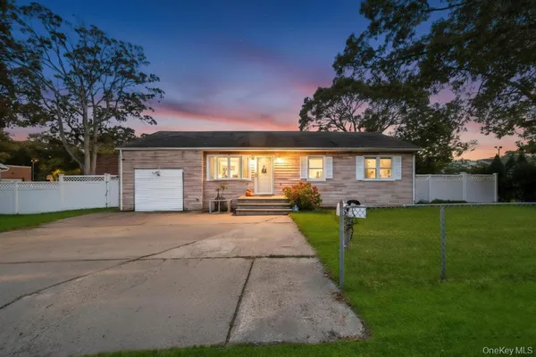 $599,999 | 3 Francisco Avenue, Central Islip, NY 11722