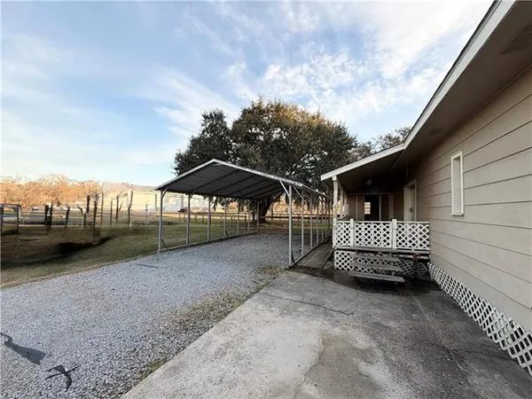 $1,900 | 709 Magnolia Ridge Road, Boutte, LA 70039