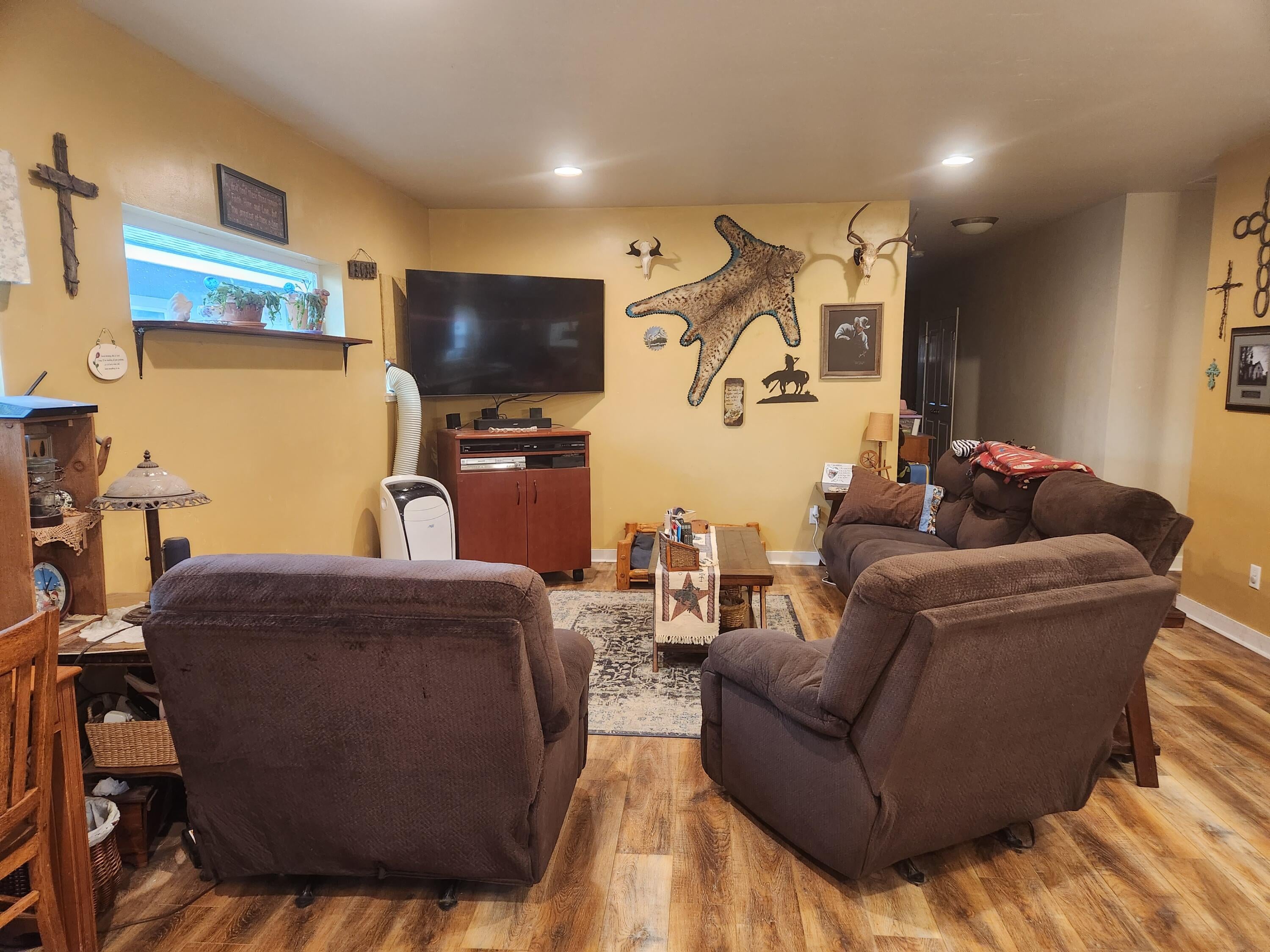 2433 Northeast Apollo Road Prineville, OR 97754 - Photo 2 of 5 02