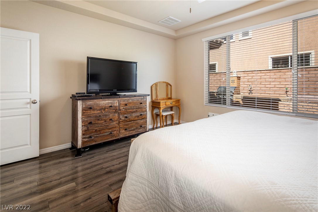 10956 Hunting Hawk Road Las Vegas, NV 89179 - Photo 11 of 33