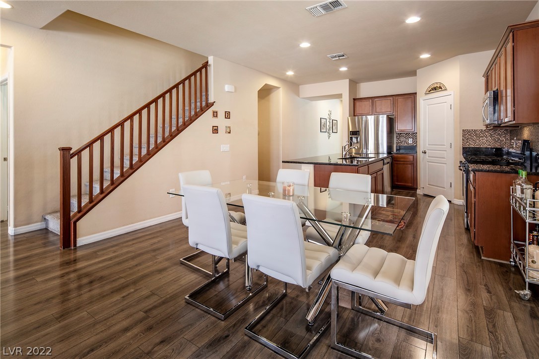 10956 Hunting Hawk Road Las Vegas, NV 89179 - Photo 4 of 33