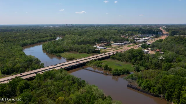 $1,950,000 | 2280 Lakeland Drive, Flowood, MS 39232