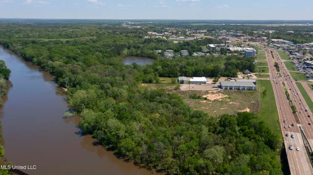 $1,950,000 | 2280 Lakeland Drive, Flowood, MS 39232