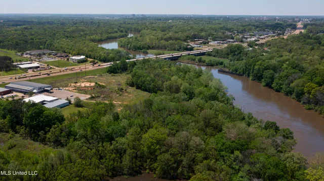 $1,950,000 | 2280 Lakeland Drive, Flowood, MS 39232