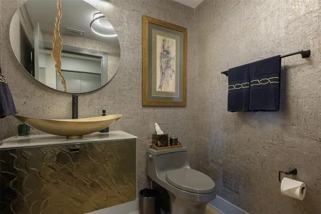 $1,350,000 | 800 North Tamiami Trail, Unit 1217, Sarasota, FL 34236