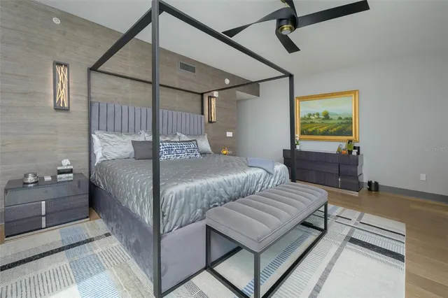 $1,350,000 | 800 North Tamiami Trail, Unit 1217, Sarasota, FL 34236