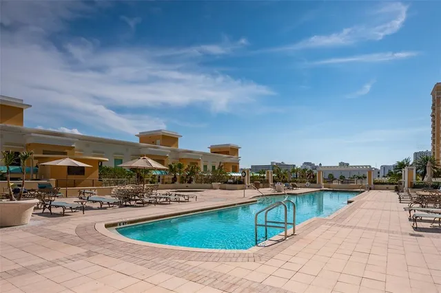 $1,350,000 | 800 North Tamiami Trail, Unit 1217, Sarasota, FL 34236