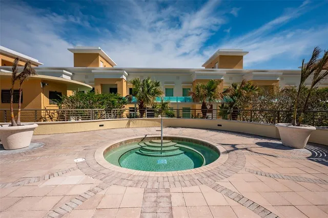 $1,350,000 | 800 North Tamiami Trail, Unit 1217, Sarasota, FL 34236