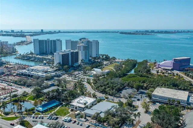 $1,350,000 | 800 North Tamiami Trail, Unit 1217, Sarasota, FL 34236