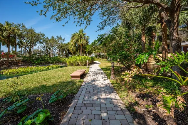 $1,350,000 | 800 North Tamiami Trail, Unit 1217, Sarasota, FL 34236