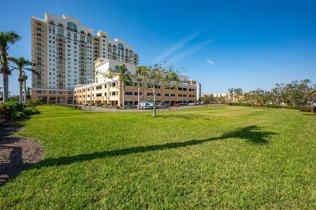 $1,350,000 | 800 North Tamiami Trail, Unit 1217, Sarasota, FL 34236