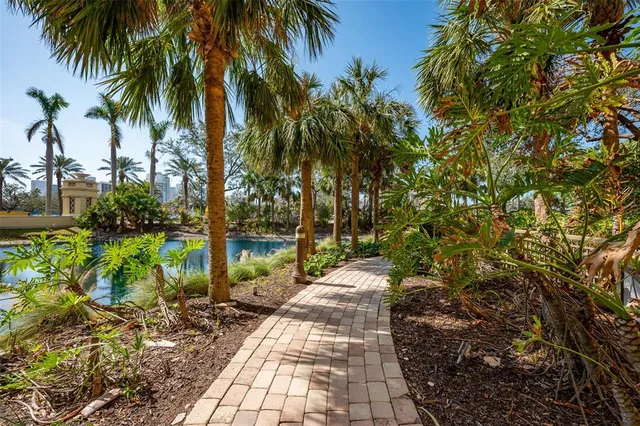 $1,350,000 | 800 North Tamiami Trail, Unit 1217, Sarasota, FL 34236