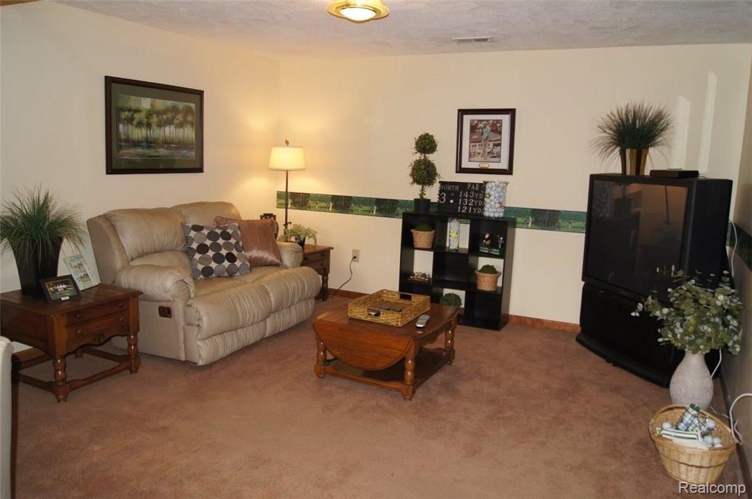 1696 Peppermill Road Lapeer, MI 48446 - Photo 19 of 35 DSC08065.jpg