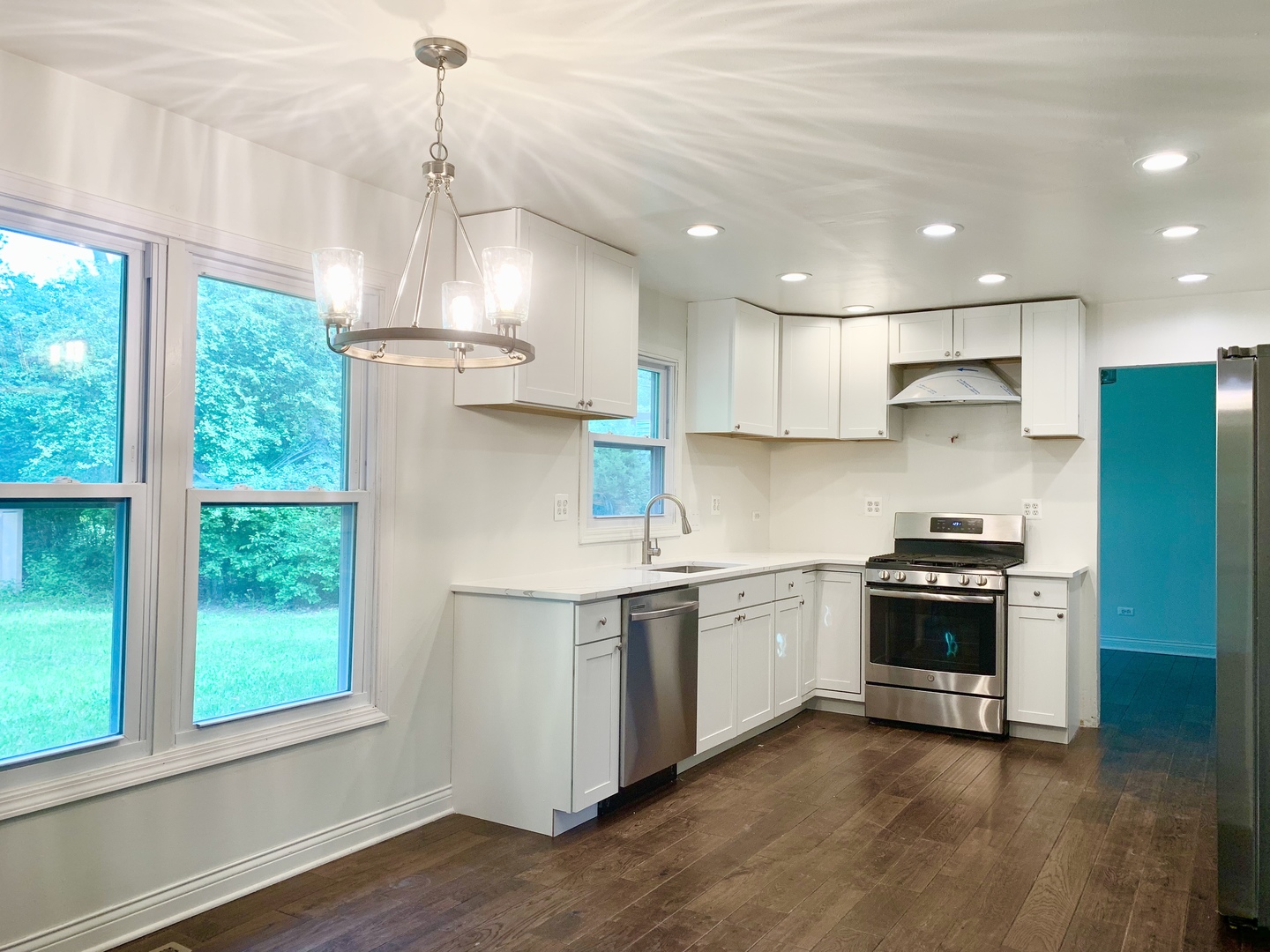 709 Juneway Avenue Deerfield, IL 60015 - Photo 3 of 26