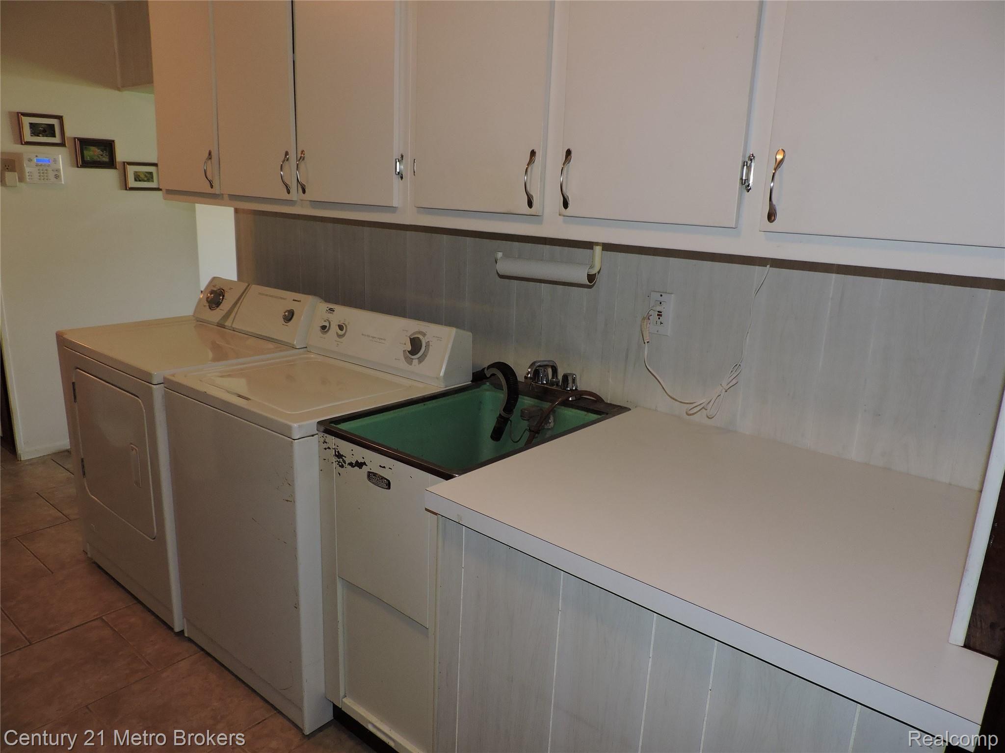 4270 North Irish Road Davison, MI 48423 - Photo 29 of 54 DSCN8779.JPG