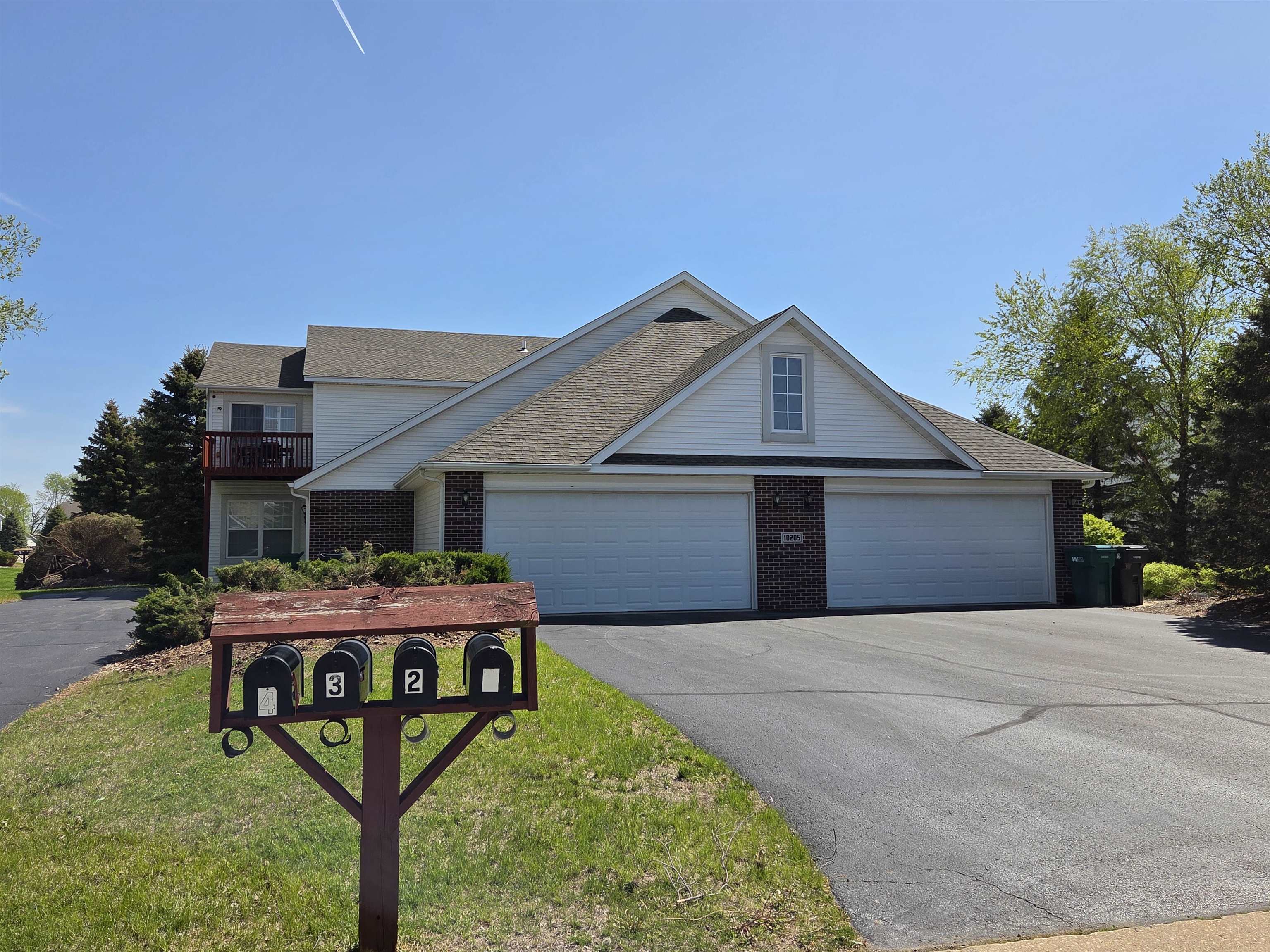 10205 Monarch Road Roscoe, IL 61073 - Photo 4 of 6 Gallery Image 4