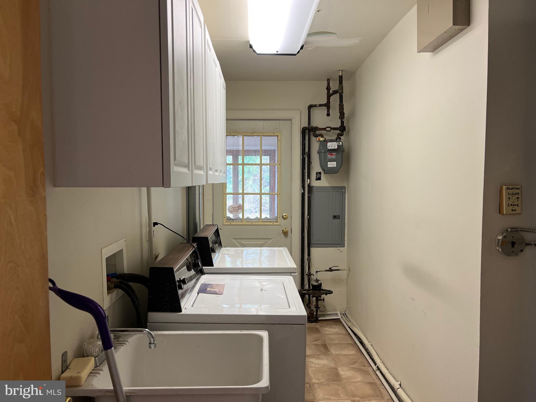428 King George Road Cherry Hill, NJ 08034 - Photo 10 of 12 Laundry Room
