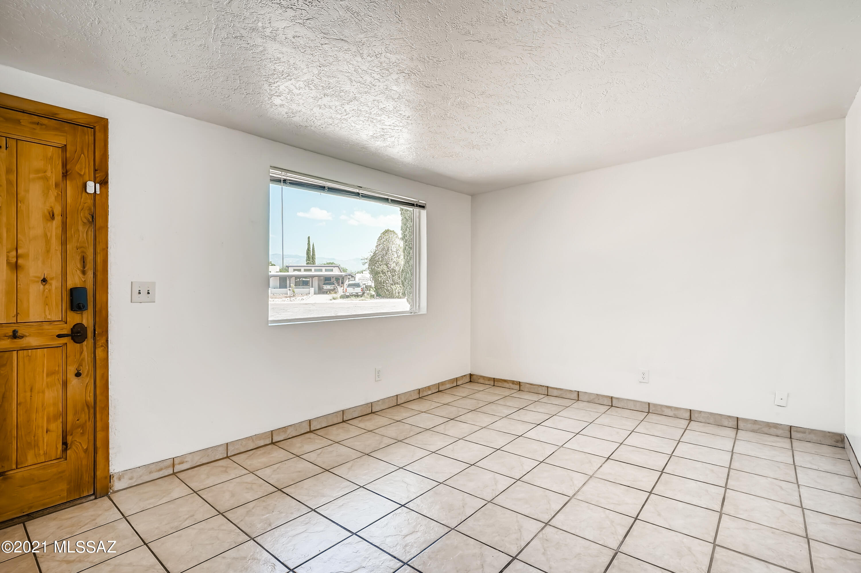 8320 East Rolling Ridge Street Tucson, AZ 85710 - Photo 4 of 32 Gallery Image 4