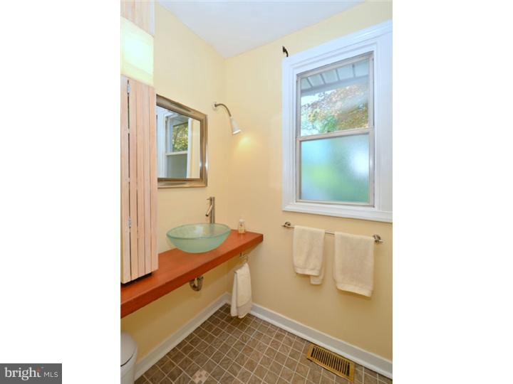495 Irish Road Berwyn, PA 19312 - Photo 20 of 25 Bathroom