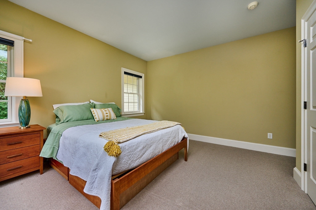46 Sovereign Way Northampton, MA 01062 - Photo 30 of 42