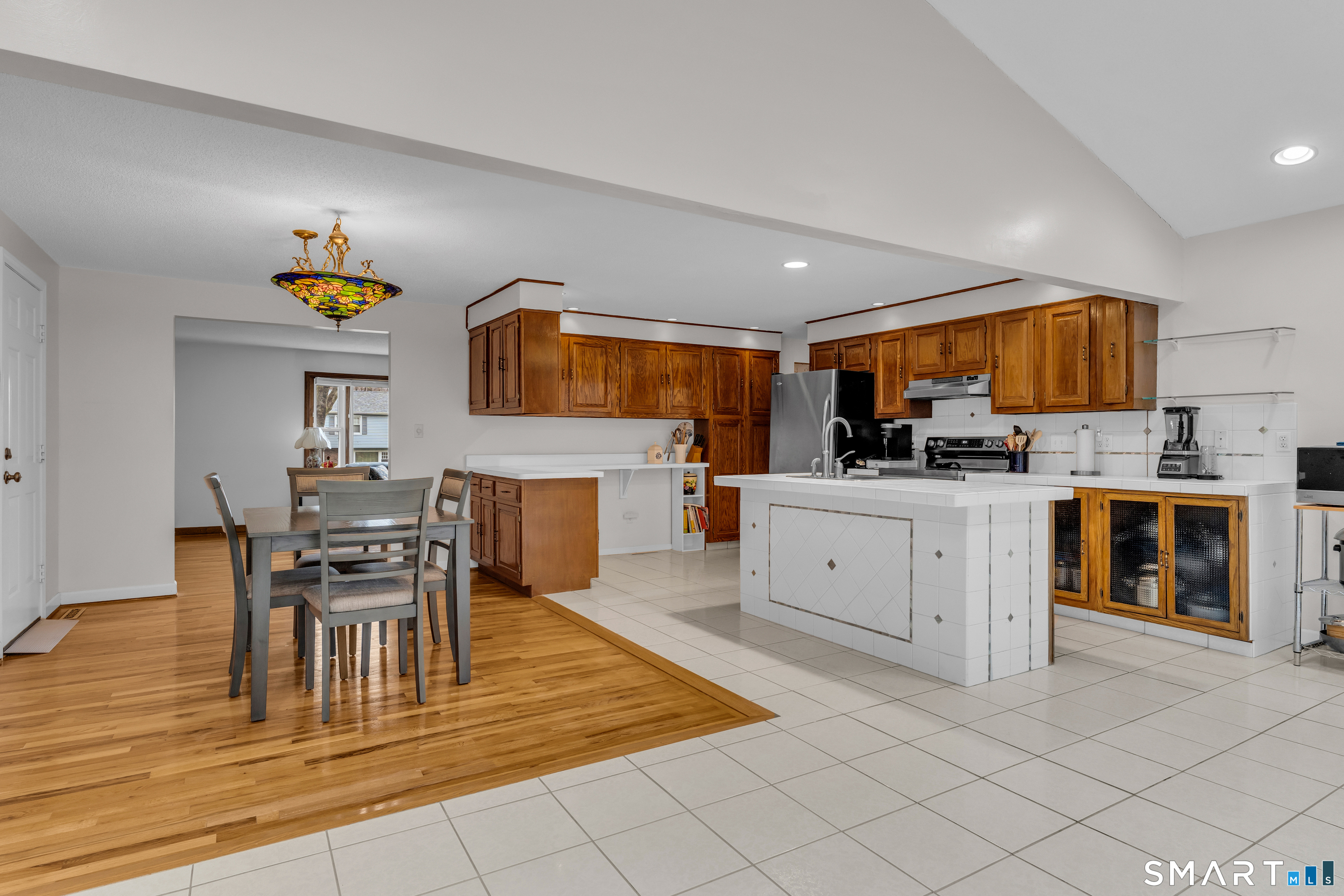 156 Bender Road Hamden, CT 06518 - Photo 12 of 41