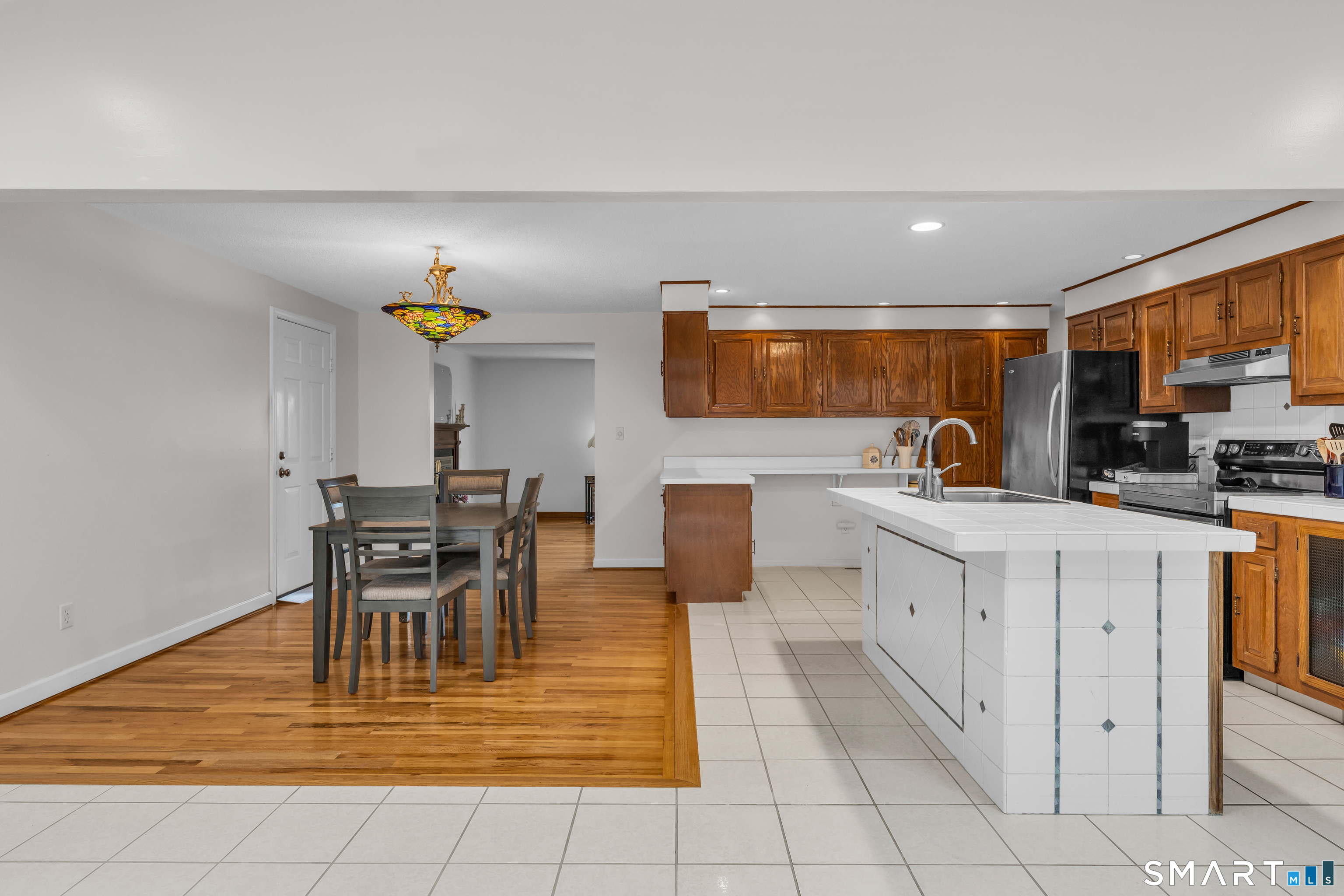 156 Bender Road Hamden, CT 06518 - Photo 13 of 41