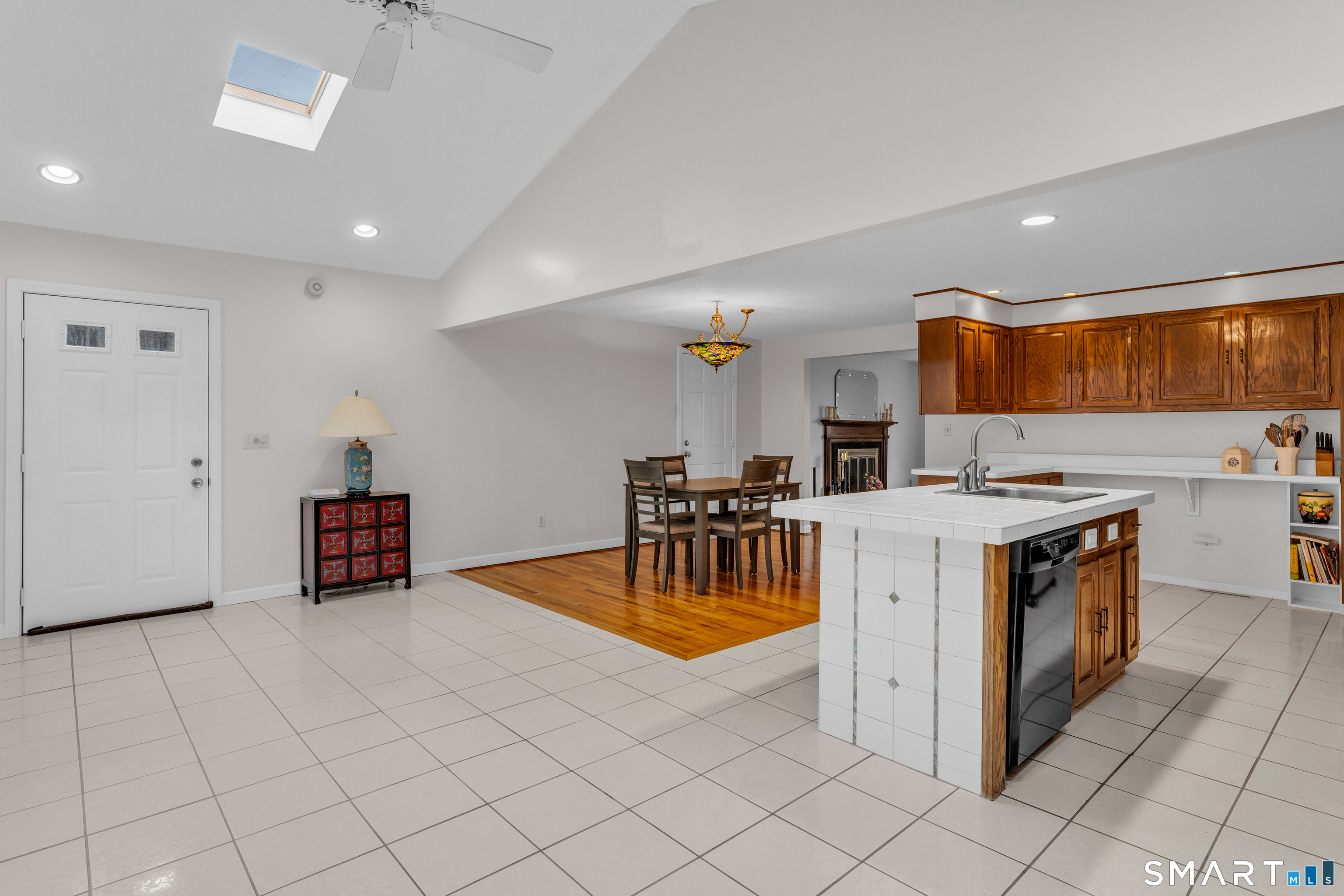 156 Bender Road Hamden, CT 06518 - Photo 14 of 41